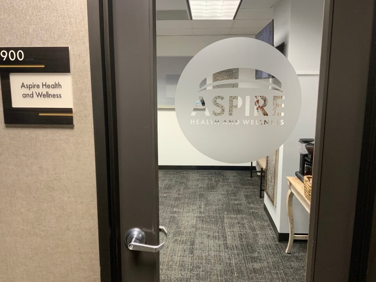 Aspire Health & Wellness clinic entrance at 3445 N. Causeway Blvd, Metairie